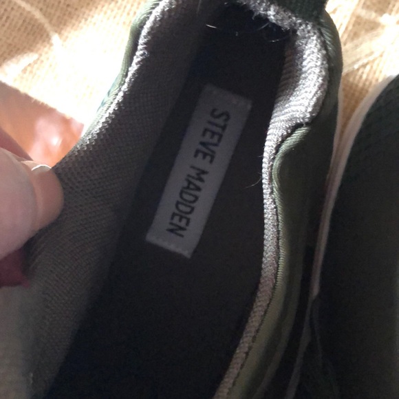 Steve Madden sneakers - Picture 2 of 4